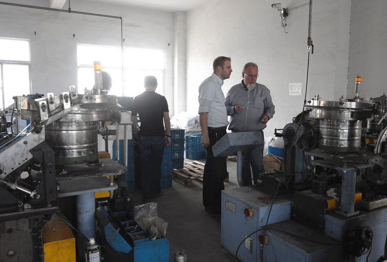 外貿(mào)客戶前來(lái)參觀工廠