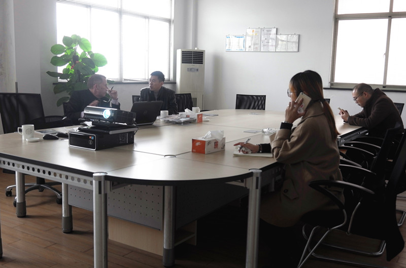 客戶前來(lái)恒豐鉚釘考察