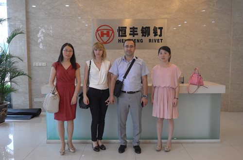 歐洲客戶前來(lái)參觀工廠